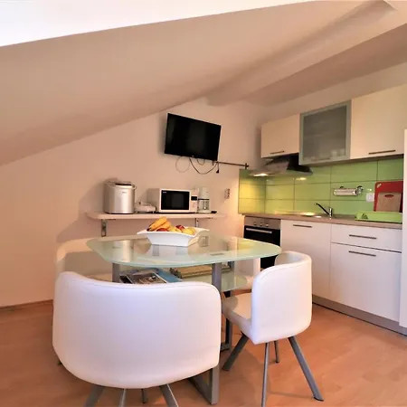 Apartament Mamic Vir